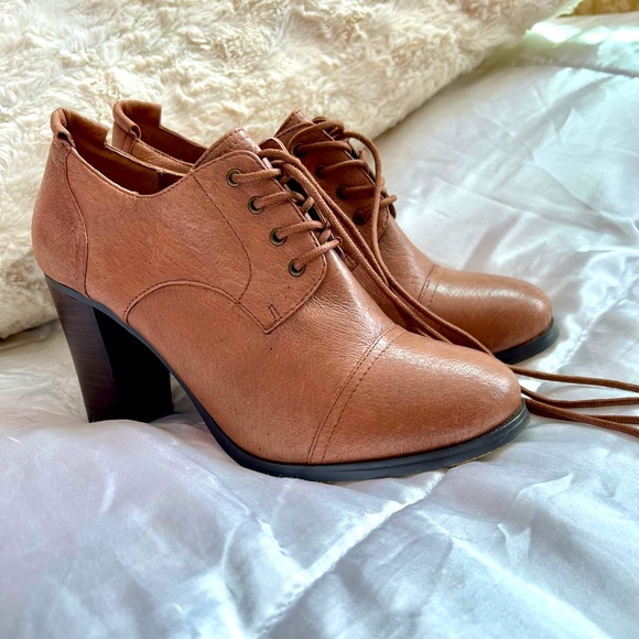 Rare Steve Madden Calmdown booties size 8 - Picture 1 of 15